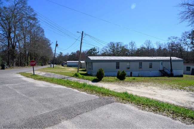 Building Photo - 100 Lunsford Cir