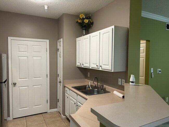 Foto del edificio - 1103 Walden Park Dr