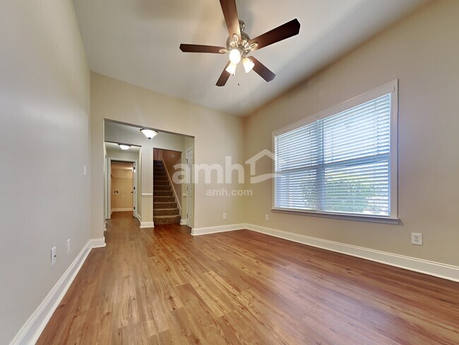 Building Photo - 180 Cotillion Crescent