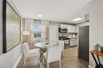 Building Photo - The Kensington