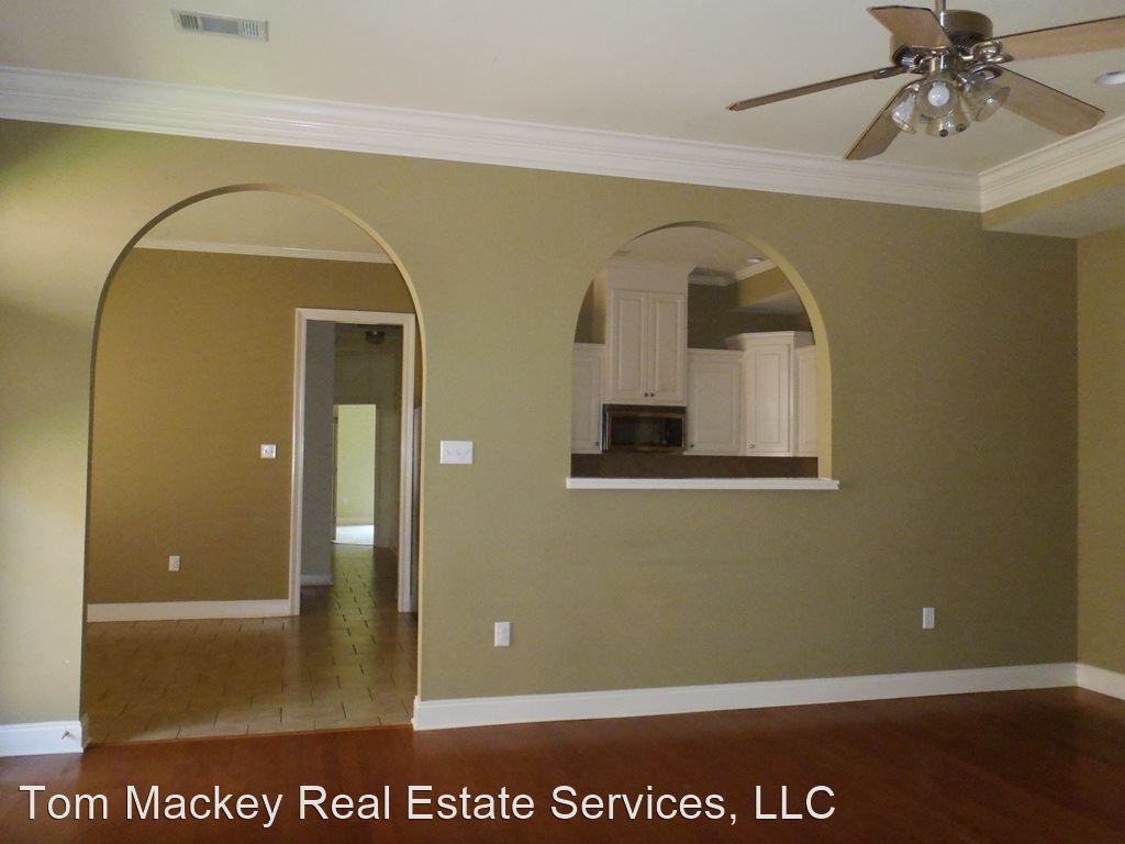 Foto principal - 3 br, 2 bath House - 3824 SUMMERVILLE AVE.