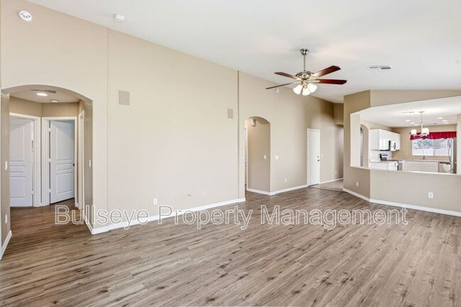 Building Photo - 21069 N Jocelyn Ln