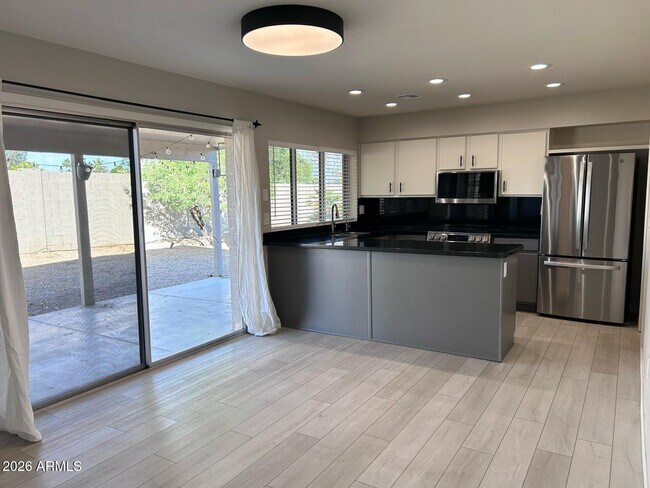 Foto del edificio - 6221 E Gelding Dr