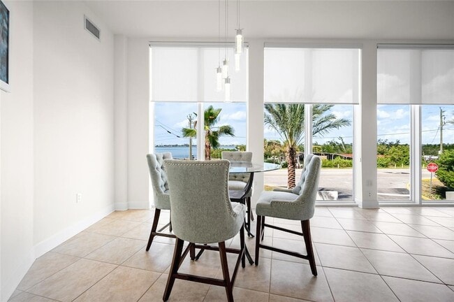 Building Photo - 1375 Beach Rd