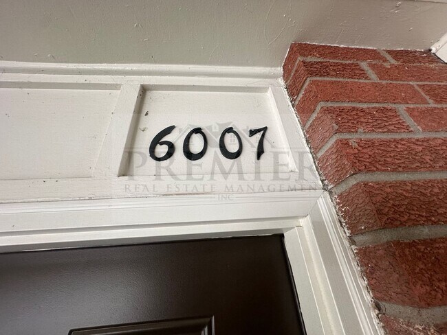 Foto del edificio - 6007 Barton Ave