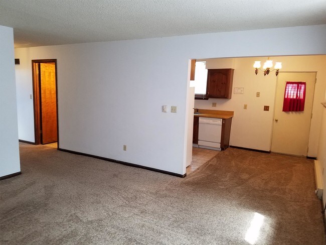 Building Photo - 4206 Spruce Hills Dr