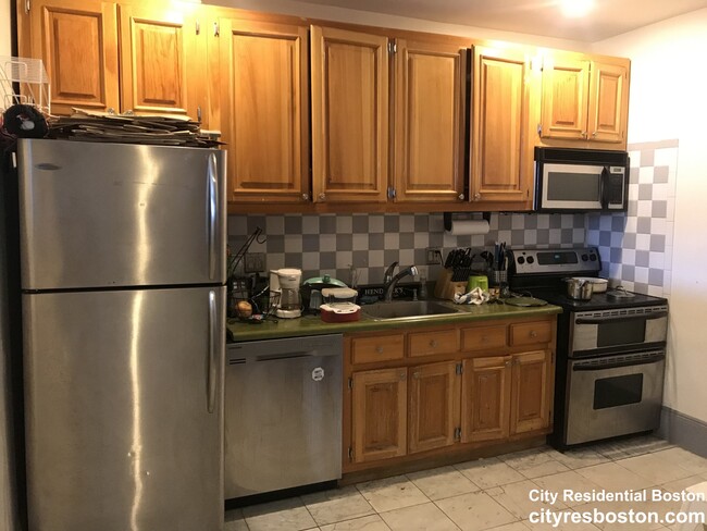 Building Photo - 515 Massachusetts Ave