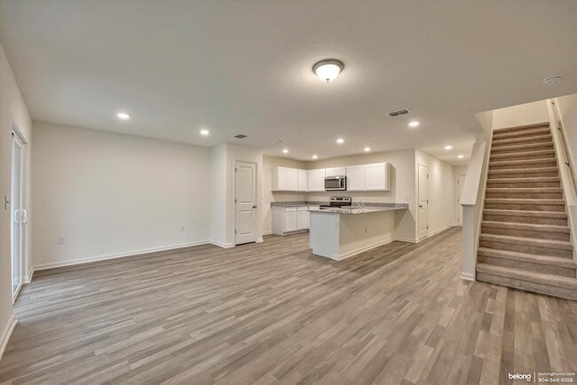 Building Photo - 45089 Red Brick Dr