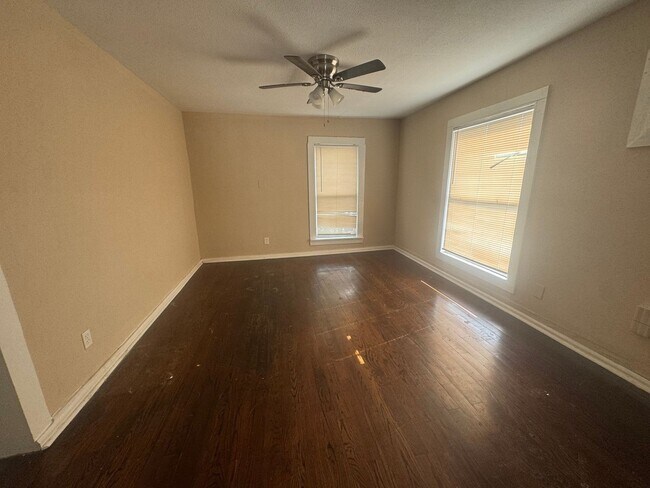 Building Photo - Charming 1BR Multi Family