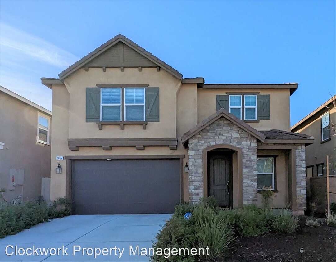 5 br, 3.5 bath House 2822 E Howlett Ln House Rental in Ontario, CA