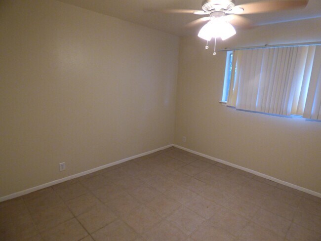 Foto del edificio - 6132 Hidden Oaks St