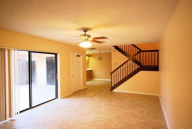 Foto del edificio - 582 Green Springs Pl