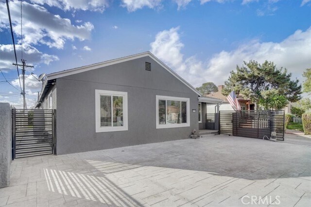 Foto del edificio - 6019 Willowcrest Ave