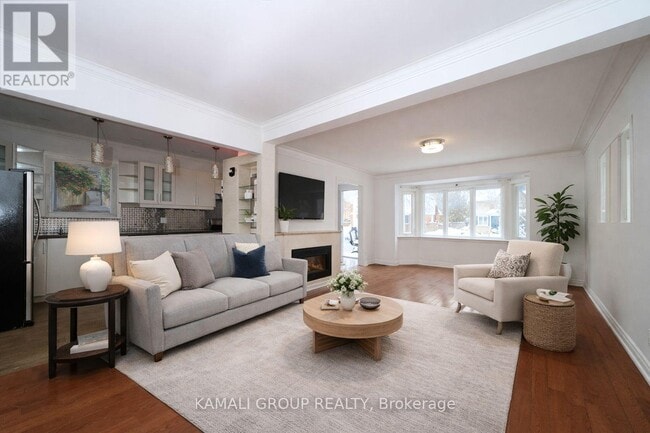 Building Photo - 46 Centre St E