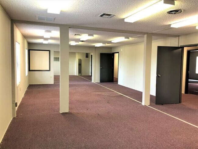 Building Photo - SW Greensboro Office Building on Hilltop R...