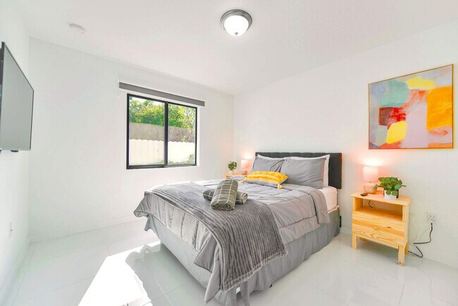 Foto del edificio - 2110 NW 66th St