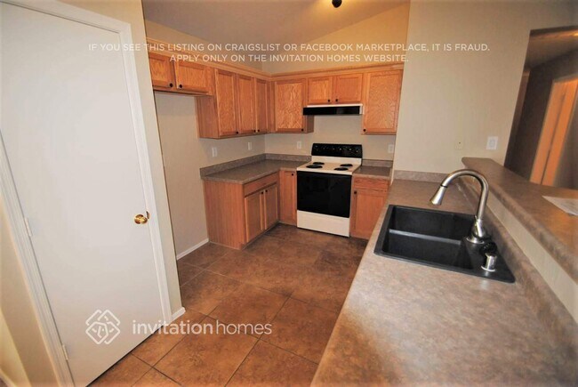 Foto del edificio - 12470 W Hearn Rd