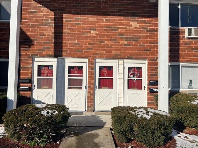 Foto del edificio - 76 Manor Dr