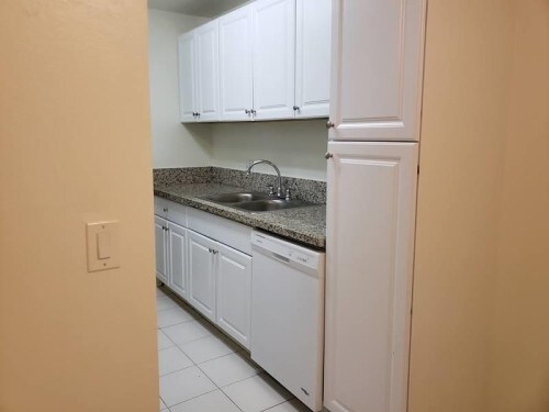 Foto del edificio - 1032 W Wilson St