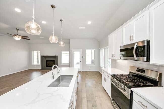 Foto del edificio - 9019 Emerald Cane Dr