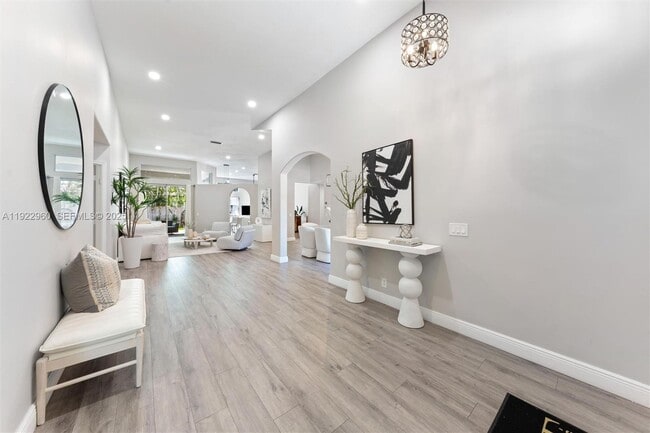 Building Photo - 2587 Jardin Ct