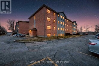 Building Photo - 64 Hiawatha Rd
