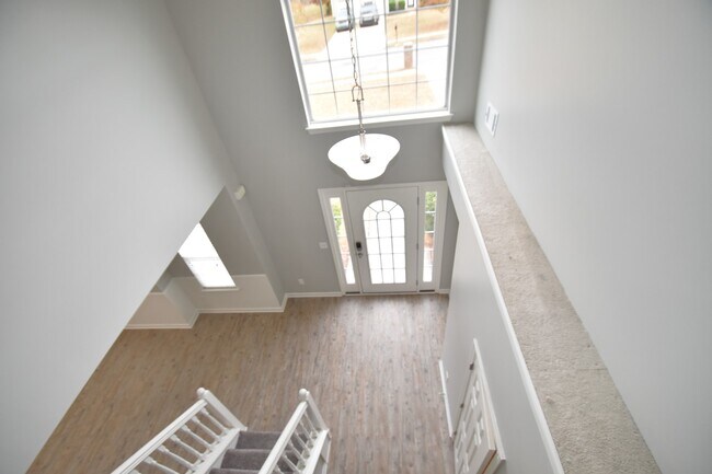 Building Photo - 1012 Maris Ln