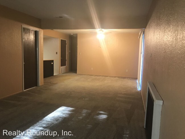 Foto del edificio - 5953 Brush Creek Dr