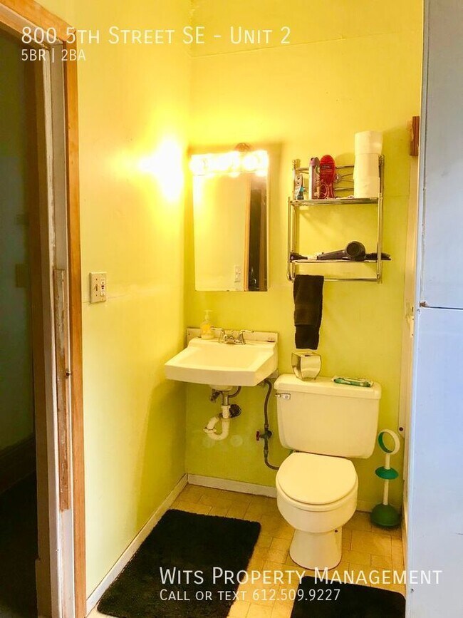 Building Photo - ALL UTILITIES INCLUDED IN ADVERTISED RENT-...
