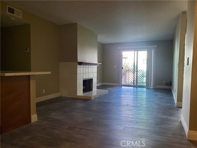 Foto del edificio - 23617 Golden Springs Dr