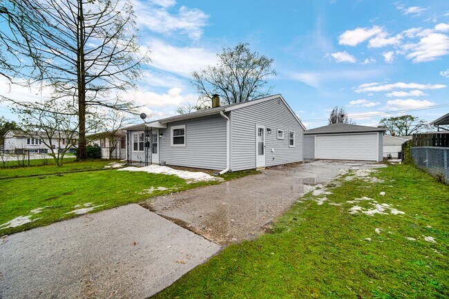 Foto del edificio - 3 Bedroom 1 Bathroom House for Rent!