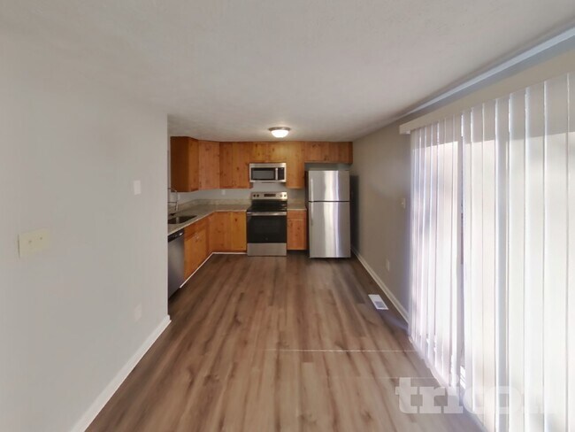 Foto del edificio - 2551 Log Mill Ct