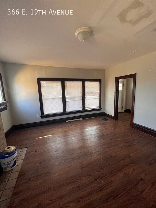 Foto del edificio - 366 E 19th Ave