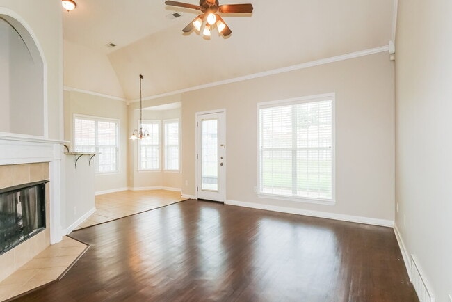 Building Photo - 9921 Greenalder Cove N