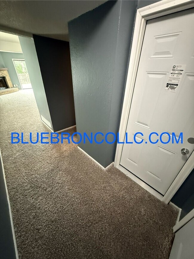 Foto del edificio - Great unit for a great price, Fresh paint!