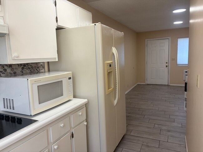 Building Photo - 29120 San Timoteo Canyon Rd