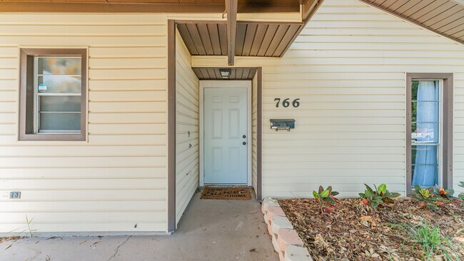 Building Photo - 766 91st Ave N