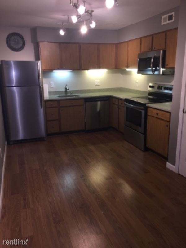 Foto principal - 701 Ridgeside Dr