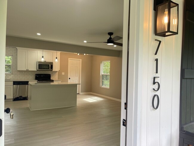 Building Photo - 7150 Duffie Dr