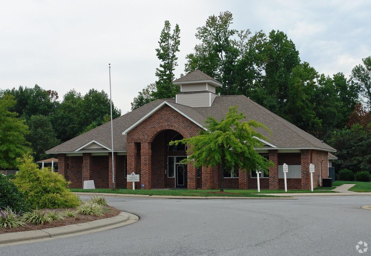 Primary Photo - Creekside at Bellemeade