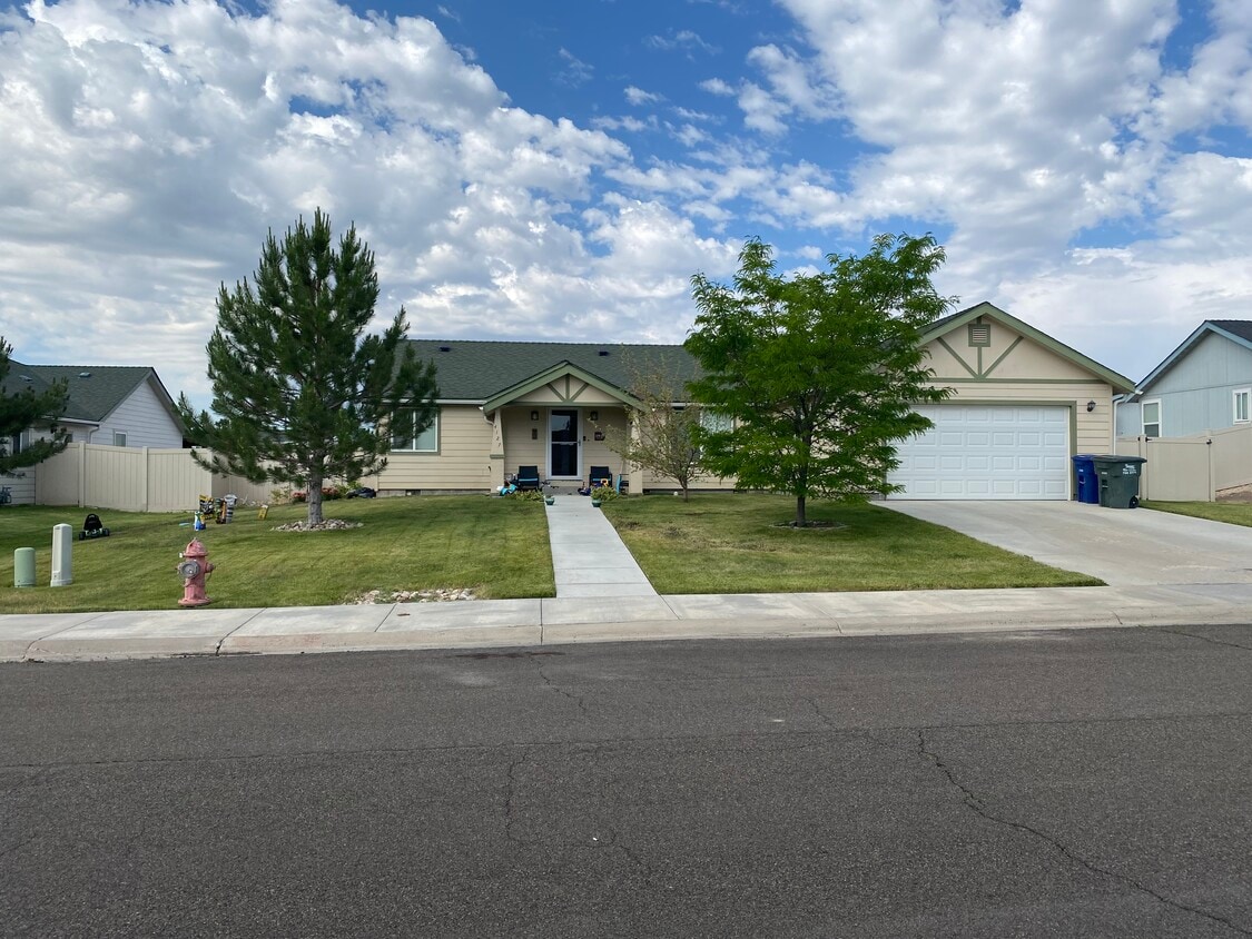 4127 Del Oro Ave, Elko, NV 89801 House Rental in Elko, NV