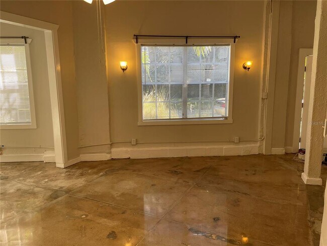 Foto del edificio - 2305 W Texas Ave
