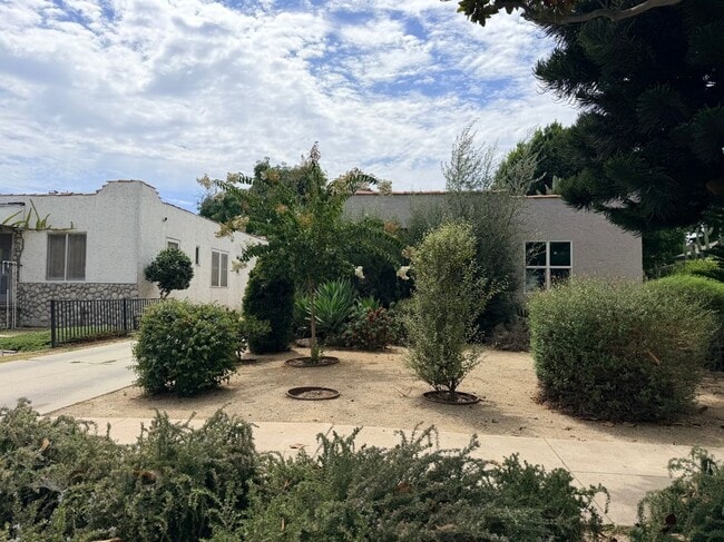 Building Photo - 1225 S Sierra Vista Ave