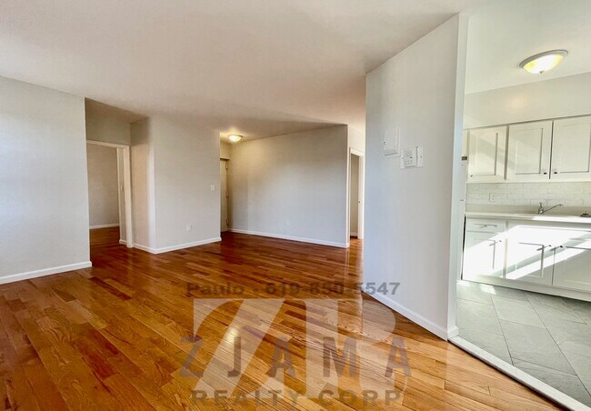 Building Photo - 136 St Pauls Pl