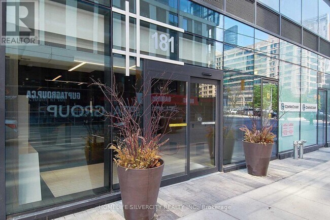 Photo du bâtiment - 181 Dundas St E