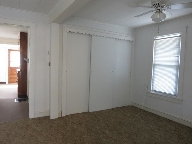 Building Photo - 105 Wilbur St