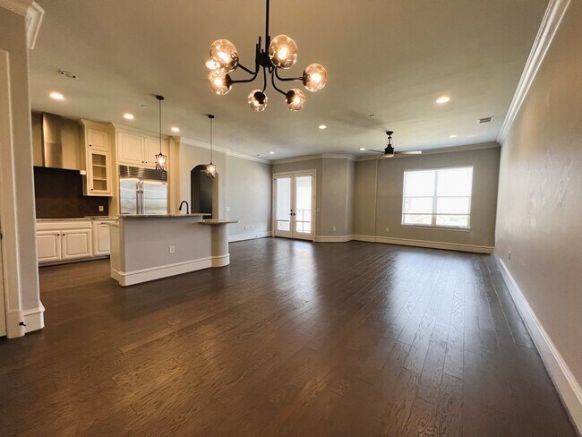 Building Photo - Mediterranean Style 1/1 Condo Andriatica V...