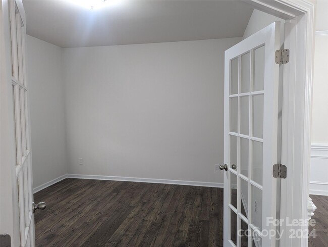 Foto del edificio - 116 Gray Willow St