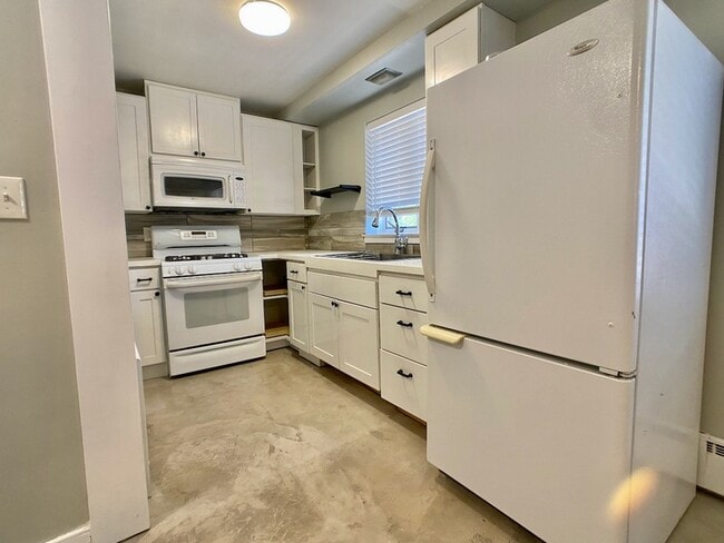 Building Photo - 424 Bridge Ave