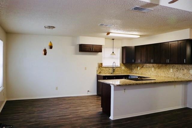 Foto del edificio - 302 Shady Valley Dr